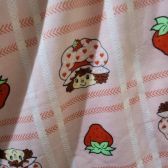 Strawberry Shortcakes Pajama Short Set Size XL (NWT) - Picture 5 of 11